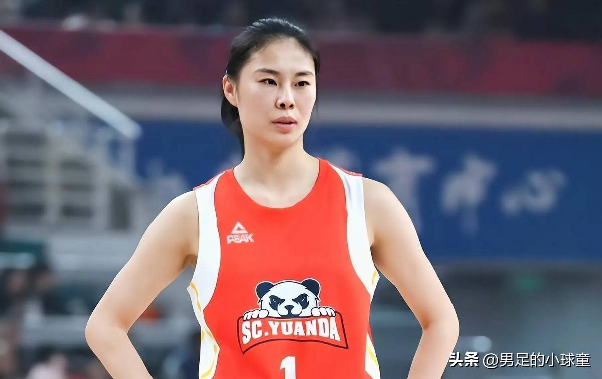 中国女篮平均年龄25.4岁选材着眼于洛杉矶奥运会的简单介绍